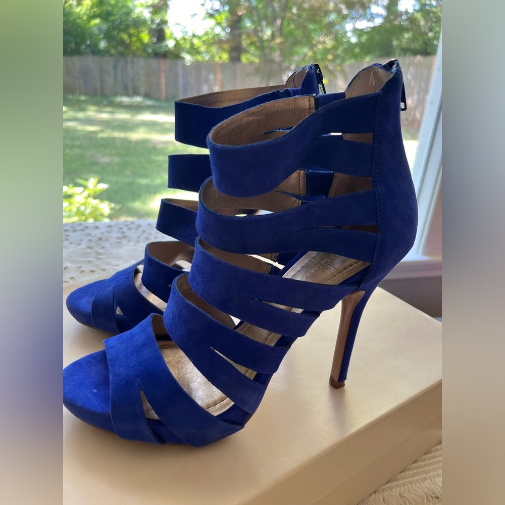 BCBG - blue suede heels Size:7.5 womens